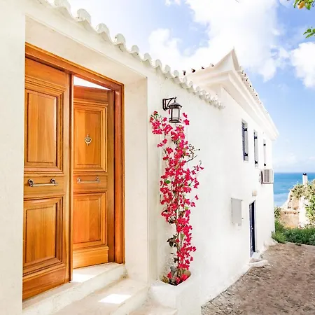 Koroneia Semesterbostad *